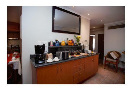Hostal Monte Carlo B&B