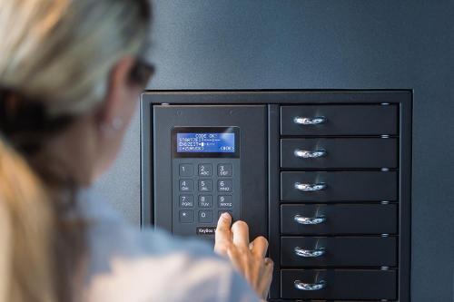 Hotel One66 (free Parking Garage)