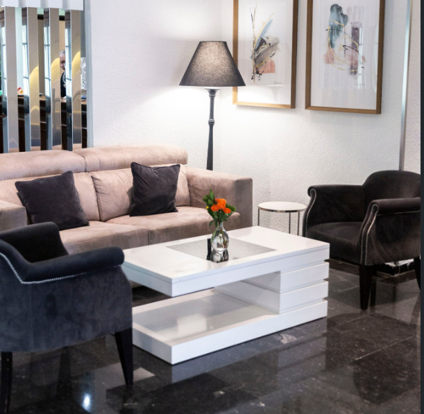 Hotel Serrano