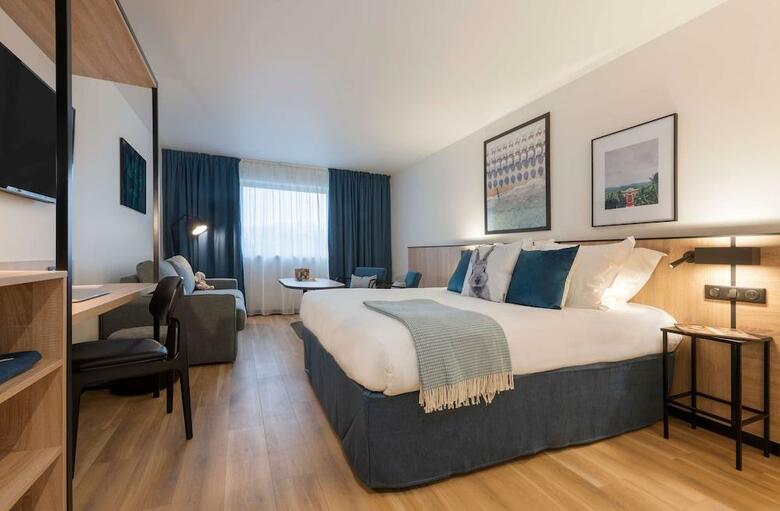 Hotel Kyriad Prestige Paris Est