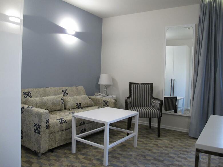 Best Western Regency Suites Hotel