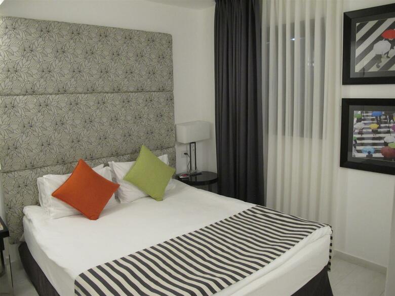 Best Western Regency Suites Hotel