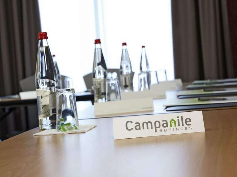 Hotel Campanile La- Verrifre