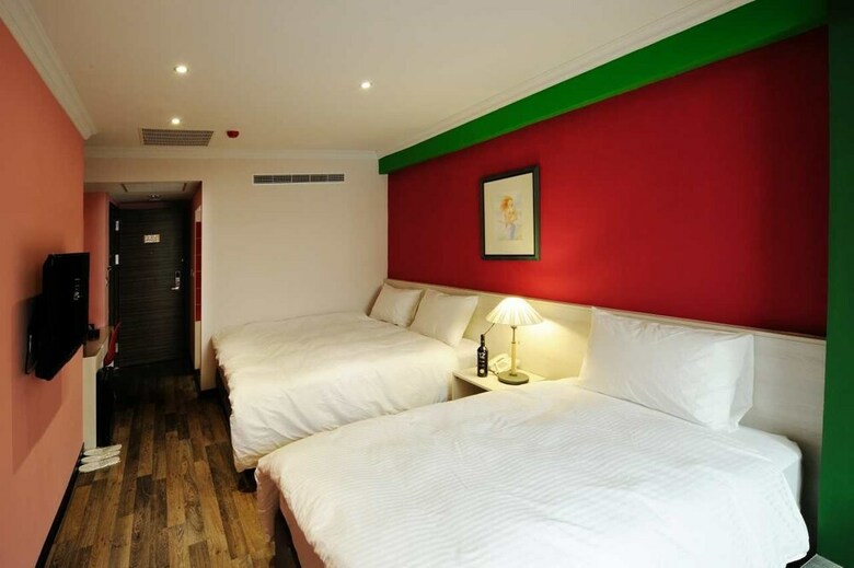 Lily Hotel