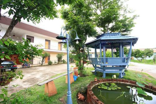 Baanpooya Hotel And Resort
