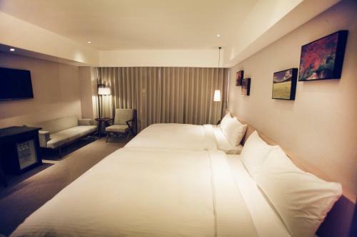 Hotel Inn By The Village