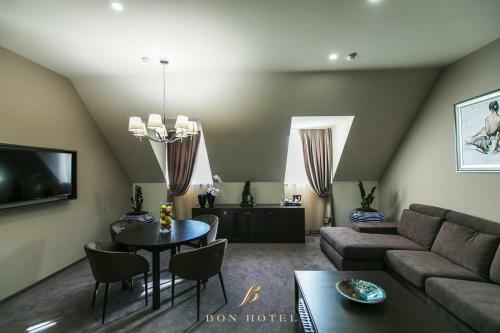 Bon Hotel