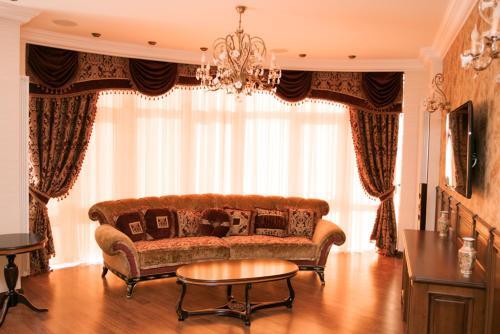 Apartment On Franzuskiy Boulevard 9