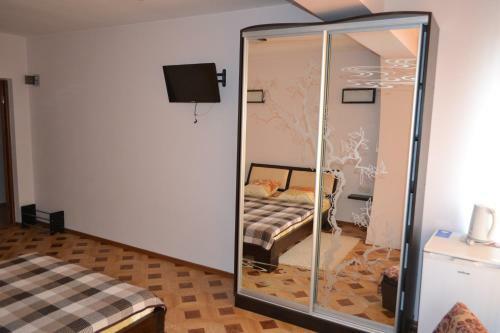 Hostal Lazurny Guest House