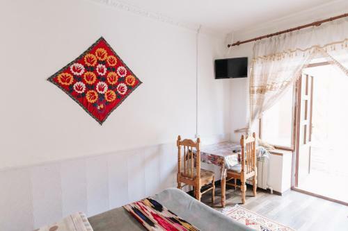Hostal Trip.le Guest House