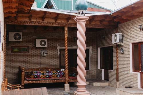 Hostal Trip.le Guest House