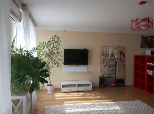 Apartment Red And White