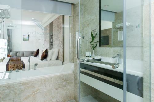 Hotel Golden Peak Resort & Spa