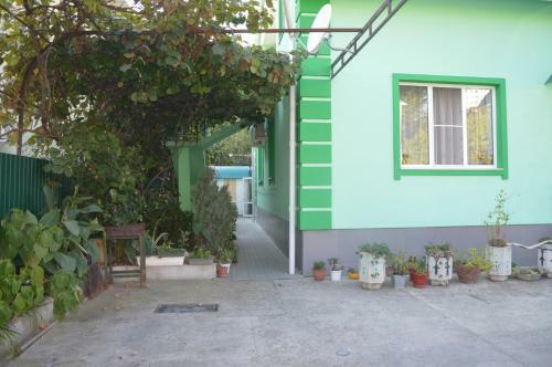 Hostal Green House Guesthouse