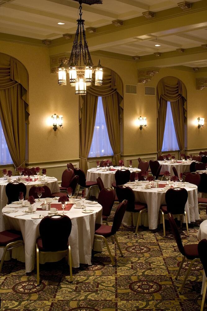 Hotel Delta Bessborough