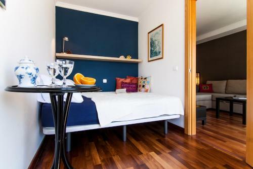 Castillo Apartments
