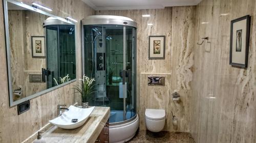 Orange Tree�s House