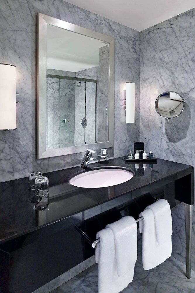 The Park Tower Knightsbridge, A Luxury Collection Hotel, London