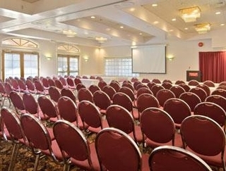Hotel Ramada Inn & Suites