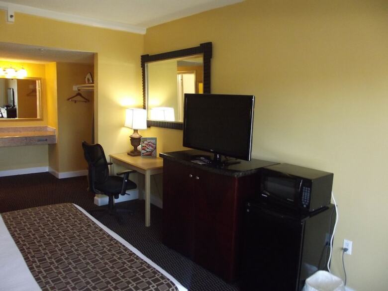 Magnuson Hotel Convention Center