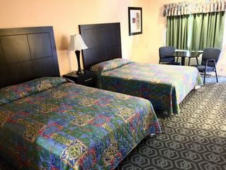 Hotel Rodeway Inn & Suites