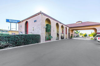 Hotel Rodeway Inn & Suites