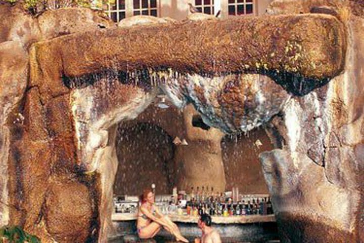 Hotel Crystal Cove