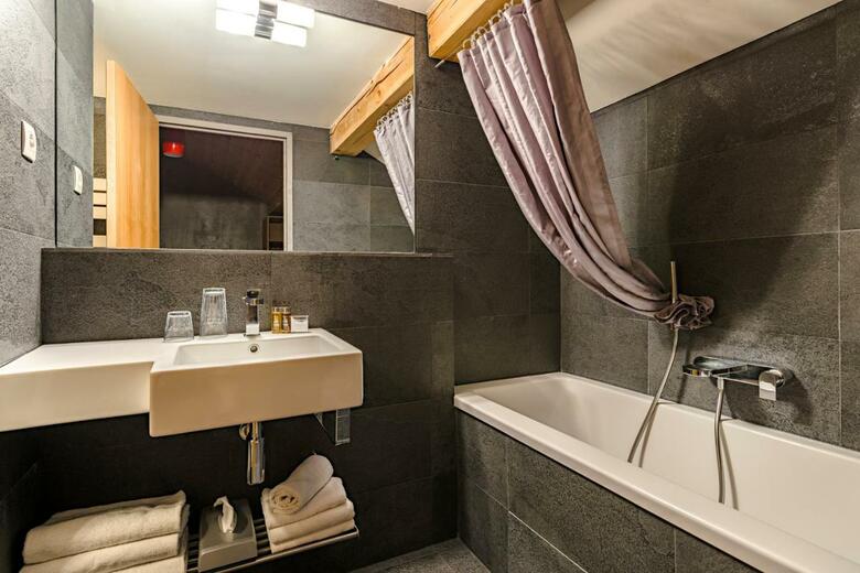 Anova Hotel & Spa