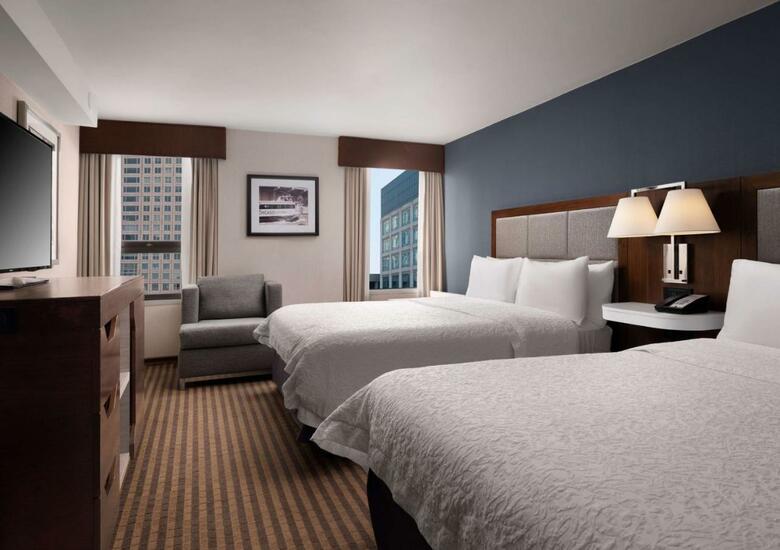 Hotel Avenue Crowne Plaza Chicago