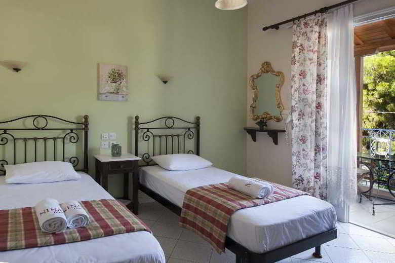 Apartamentos Nina Pansion