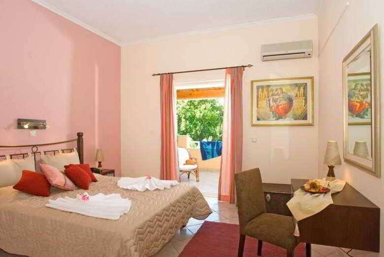 Apartamentos Chrismos Luxury Suites & Studios