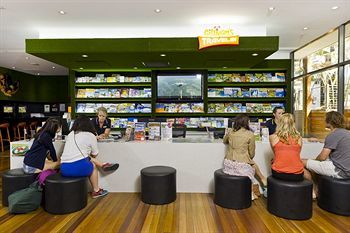 Gilligan's Backpackers Hotel And Resort