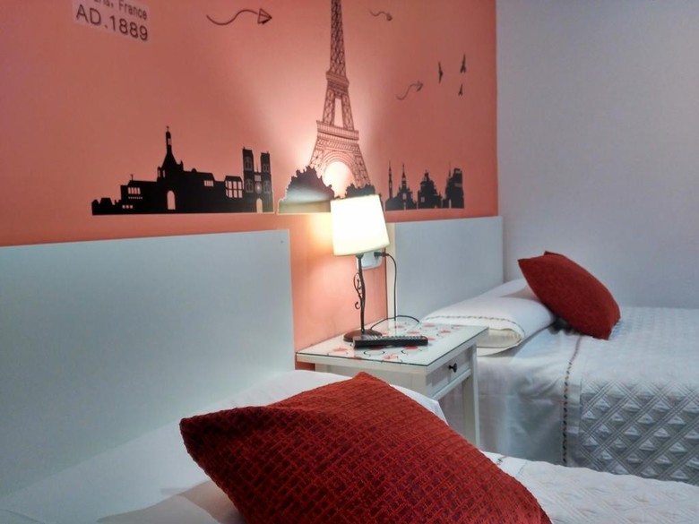 Hostal Bru�a