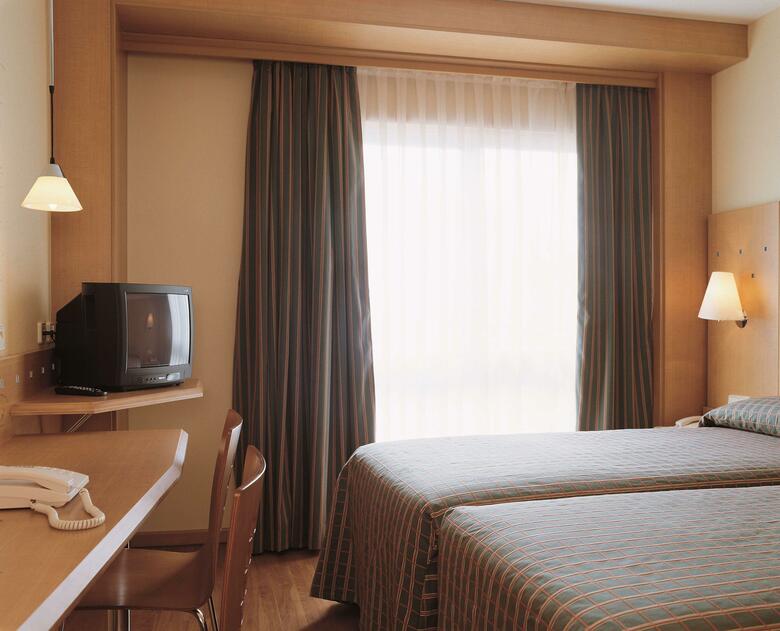 Hotel Crisol Legan�s