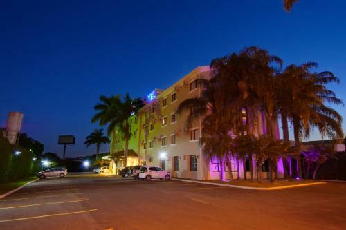 Hotel Ventura Inn