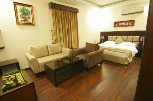 Hotel Al Aknan Apartments (Families Only)