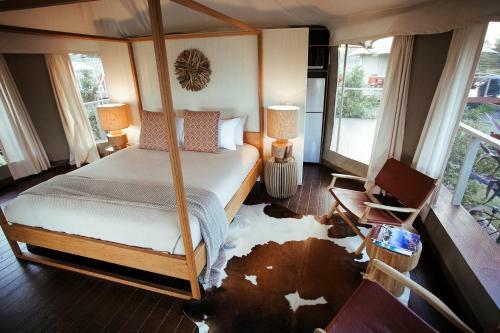 Hotel Rivershore Resort