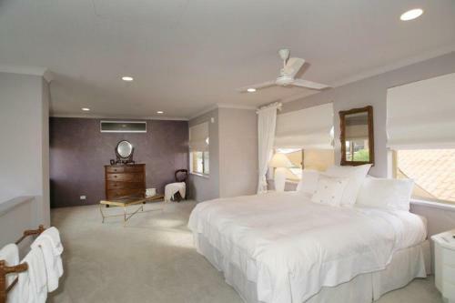 Dolphin House By Shoalwater Executive Homes
