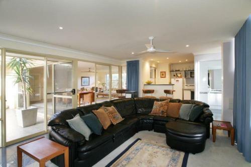 Dolphin House By Shoalwater Executive Homes