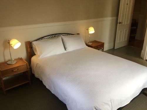 Settlers Arms Hotel