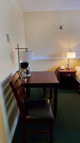 Motel Comox Valley Inn & Suites