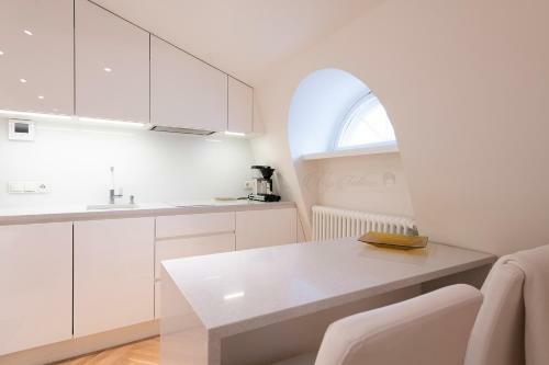Vip Old Town Apartments