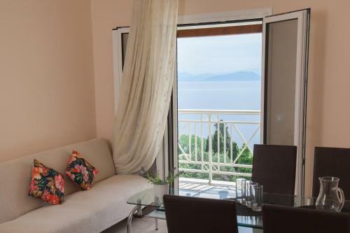 Brentanos Apartments - View Of Paradise