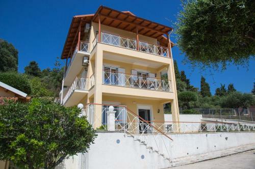 Brentanos Apartments - View Of Paradise