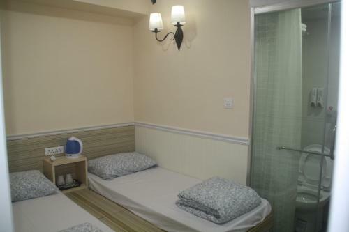 Hostal K & B Hostel