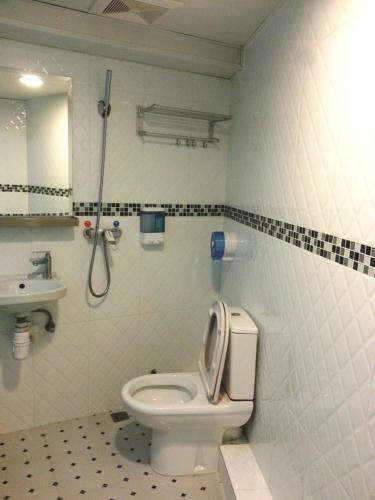 Hostal K & B Hostel
