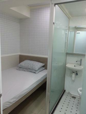 Hostal K & B Hostel