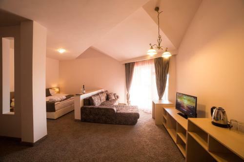 Seven Seasons Hotel & Spa