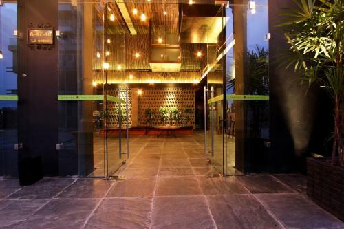 Yazhou Foryou Hotel