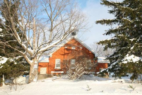 Picturesque School House Retreat